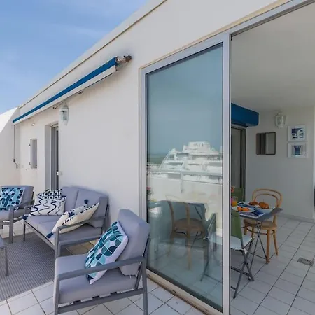 Vue Grandiose Motte Au Lady Blue Terrasse Plein Ciel Parking Prive